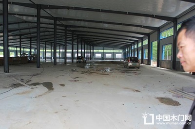 《中国门业专刊》韩汉泉参观山东潍坊木业 探索装饰材料创新发展